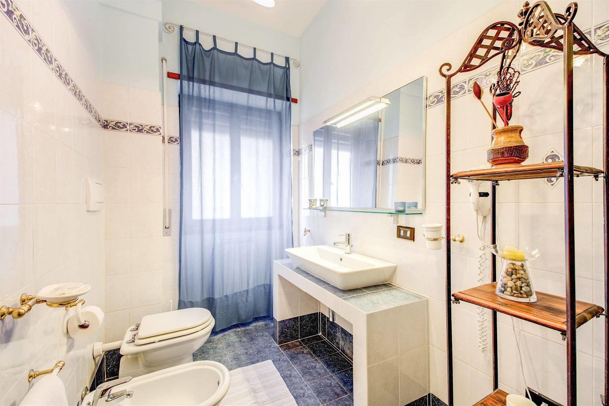 Domus Cornelia Bed & Breakfast Rome Exterior photo