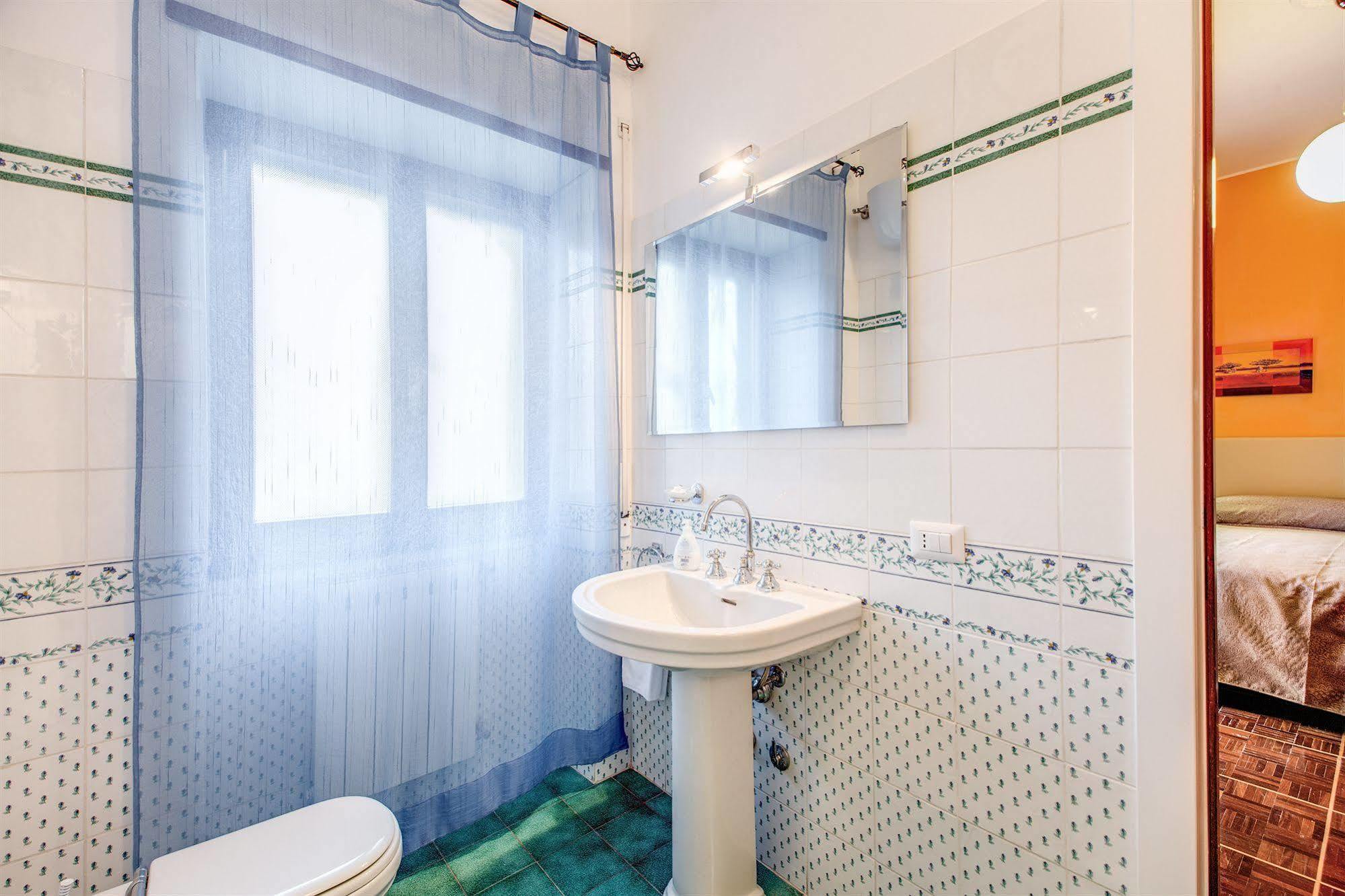 Domus Cornelia Bed & Breakfast Rome Exterior photo